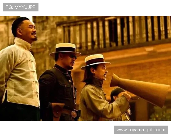 苏翊鸣今天又露面了，穿得像刚从奢侈品店搬家出来似的，普通人看了都直摇头